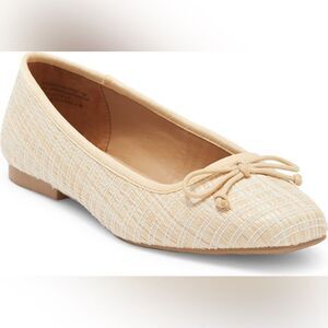 Steve Madden Beige Textured Loafers with Bow
